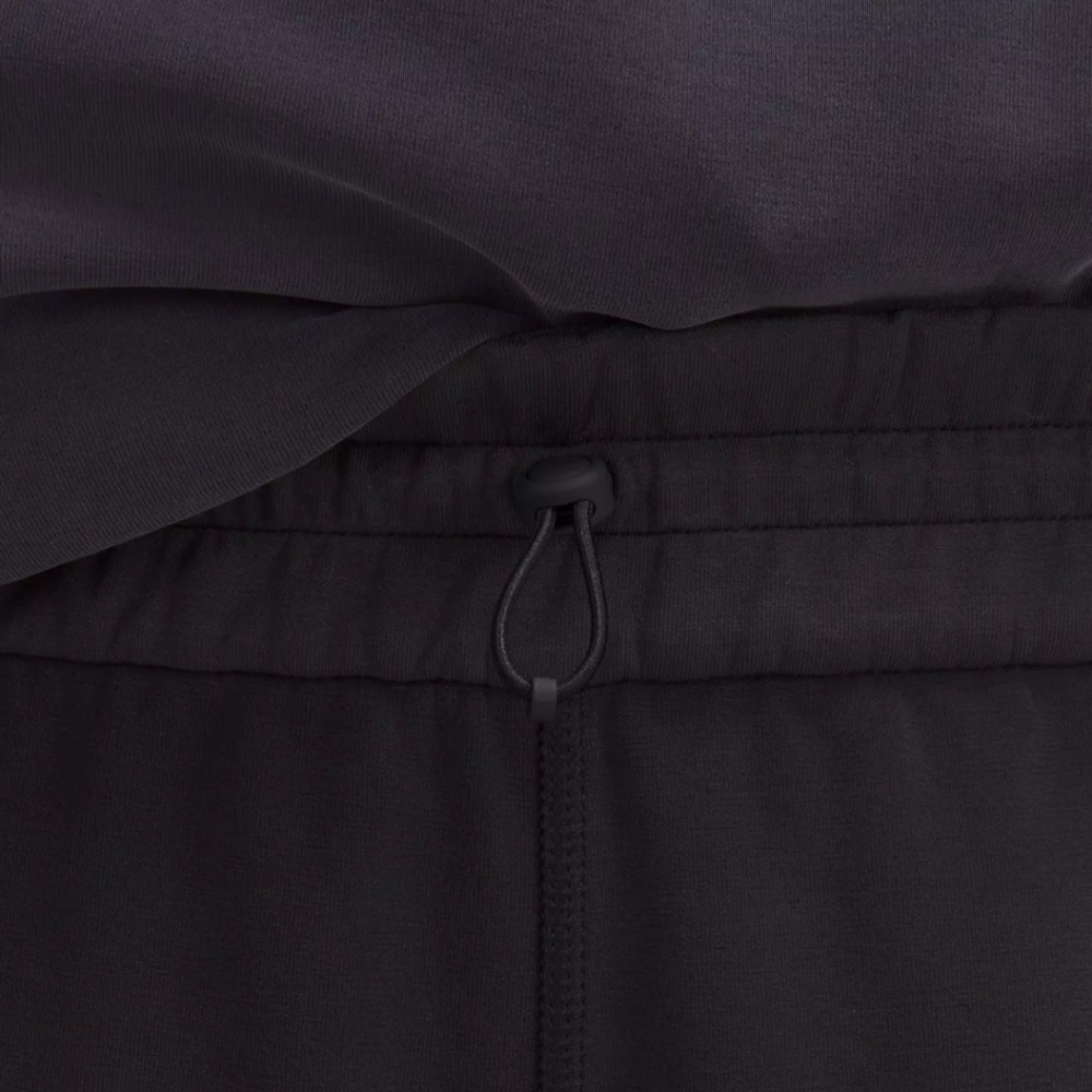 LIKE NEW Lululemon Softstreme High-Rise Short 4" in Black (Size 2) - Picture 3 of 9